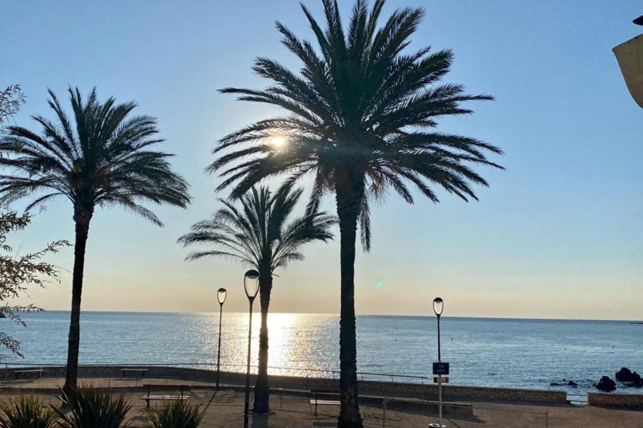 Fully Equipped Beachfront Studio In The Heart Of The City Center Bd Leclerc Antibes Exterior photo