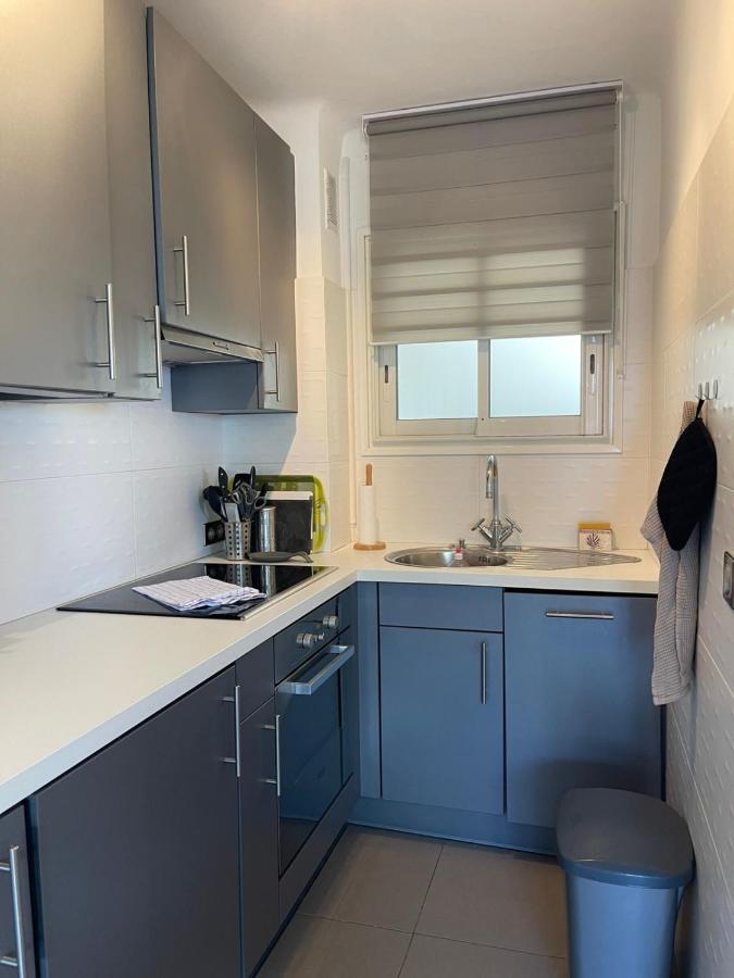Fully Equipped Beachfront Studio In The Heart Of The City Center Bd Leclerc Antibes Exterior photo