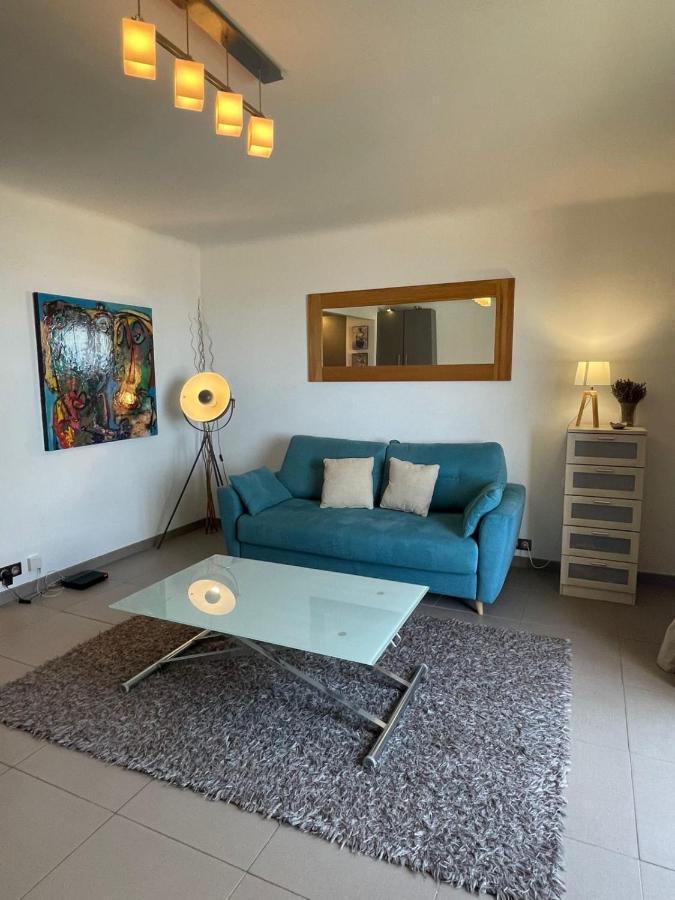 Fully Equipped Beachfront Studio In The Heart Of The City Center Bd Leclerc Antibes Exterior photo