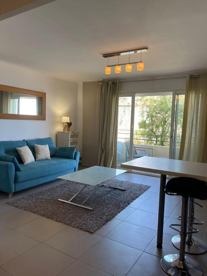 Fully Equipped Beachfront Studio In The Heart Of The City Center Bd Leclerc Antibes Exterior photo