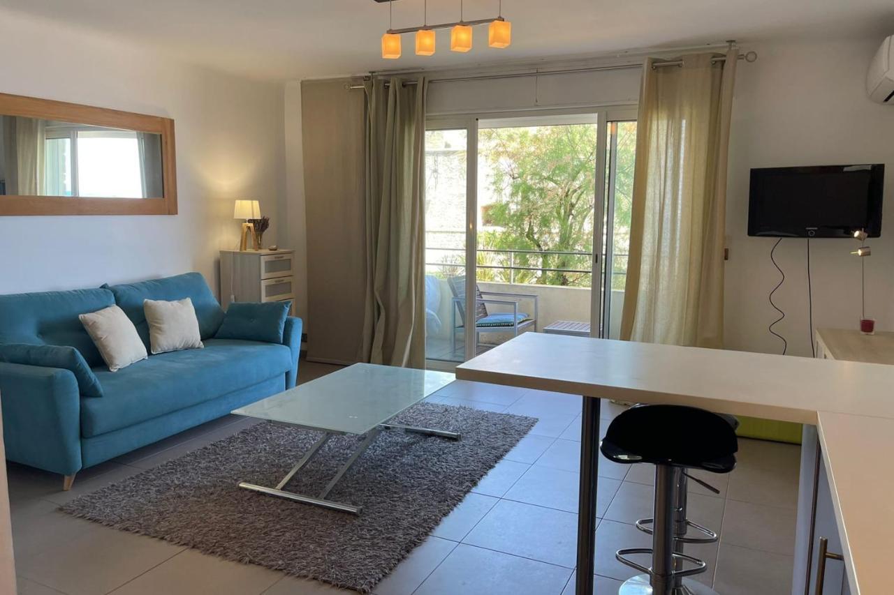 Fully Equipped Beachfront Studio In The Heart Of The City Center Bd Leclerc Antibes Exterior photo